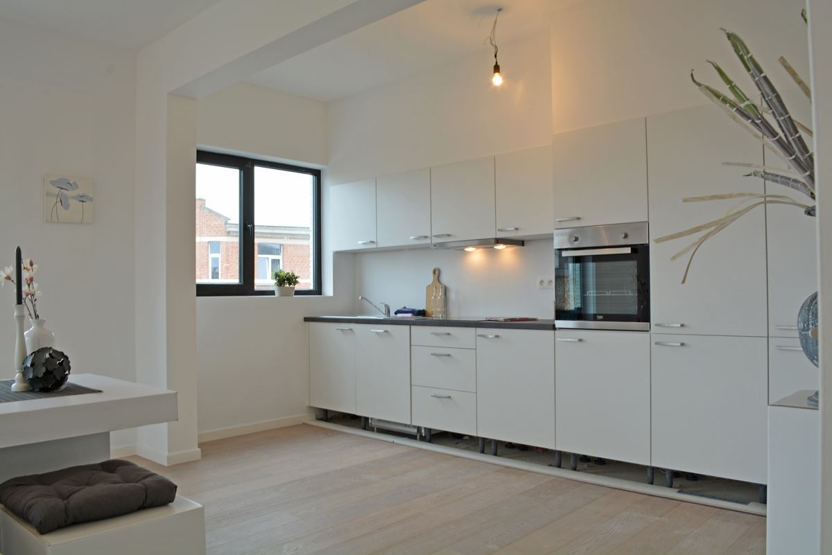 Prachtig gerenoveerd appartement met garage