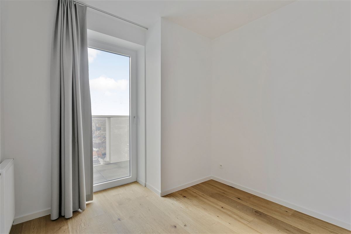 Hoekappartement met skyline over Antwerpen