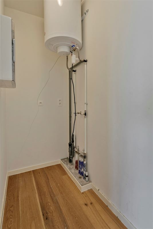 Hoekappartement met skyline over Antwerpen