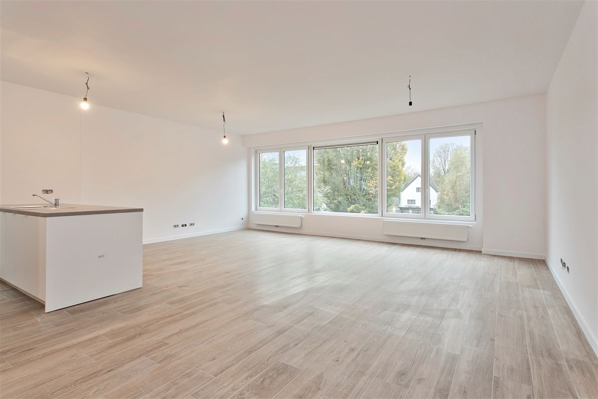 Appartement met zeer ruime leefruimte en open keuken