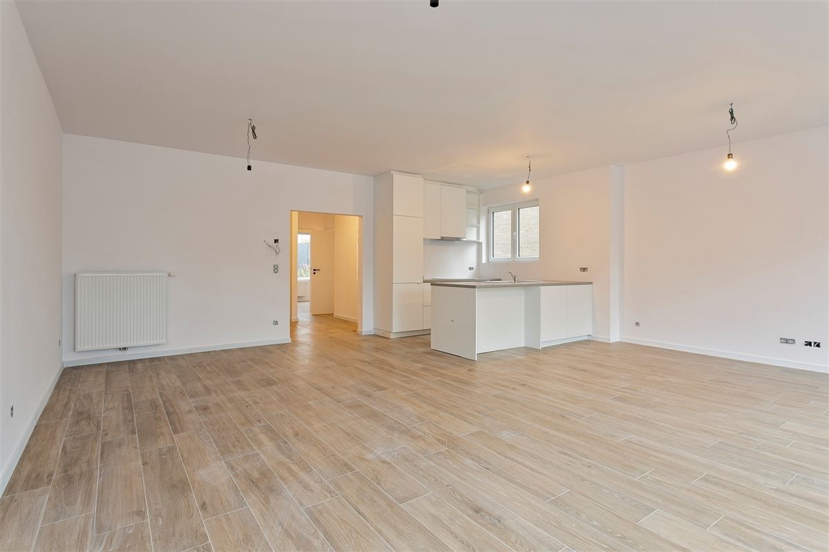 Appartement met zeer ruime leefruimte en open keuken