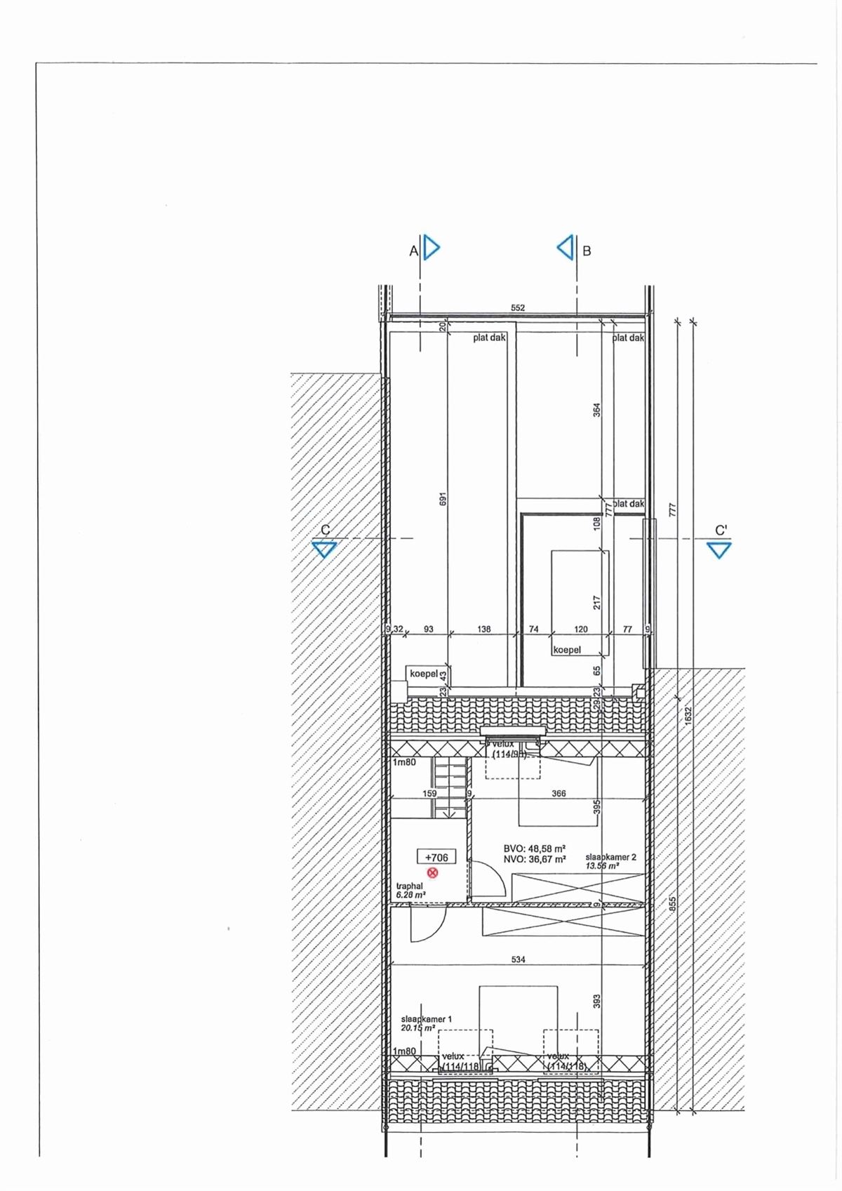 Gerenoveerd duplex appartement met tuin
