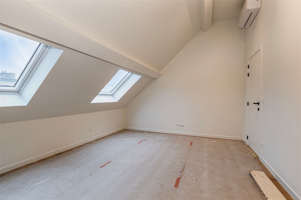 Gerenoveerd duplex appartement met tuin