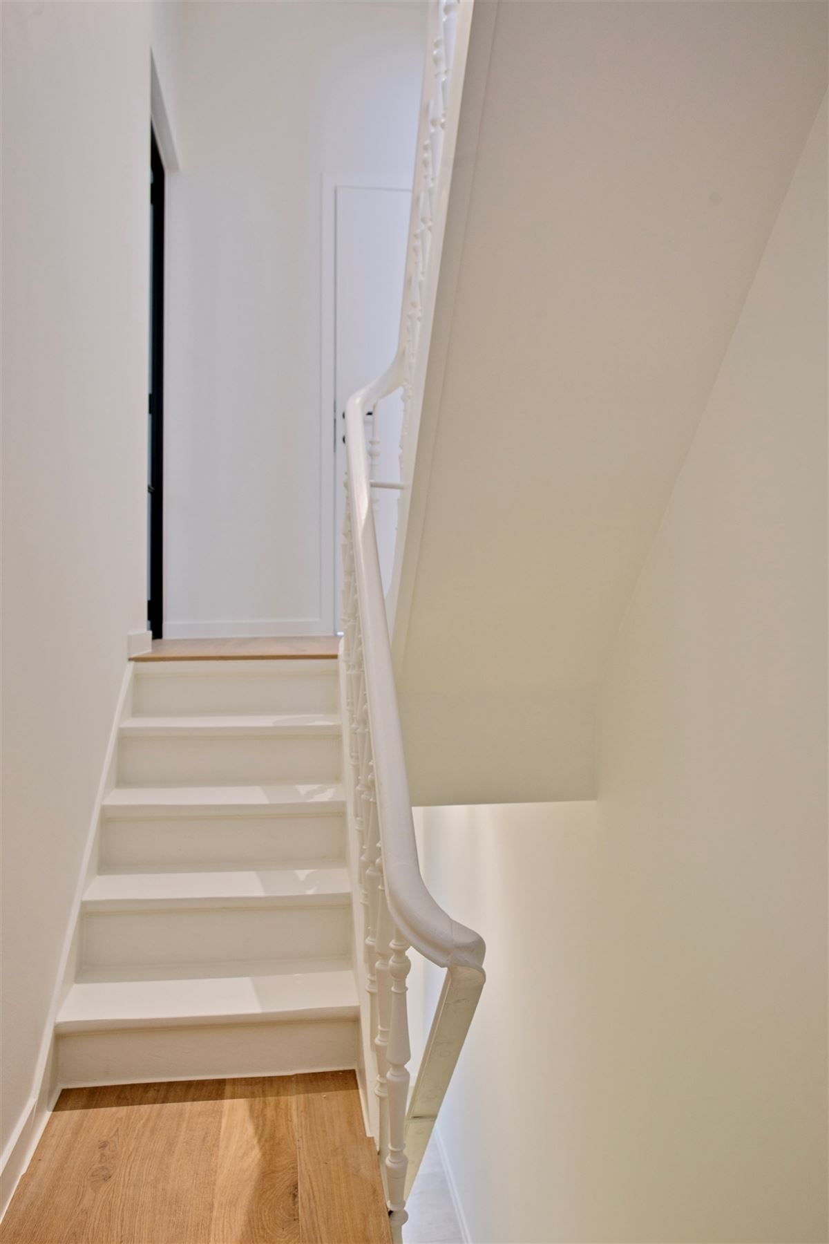 Gerenoveerd duplex appartement met tuin