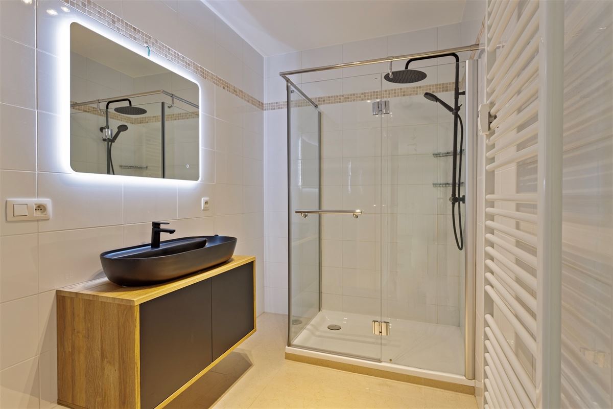 Comfortabel 2 slpk appt met veel lichtinval + Z-terras.