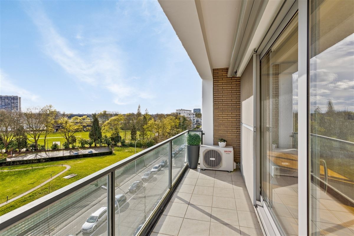 Comfortabel 2 slpk appt met veel lichtinval + Z-terras.