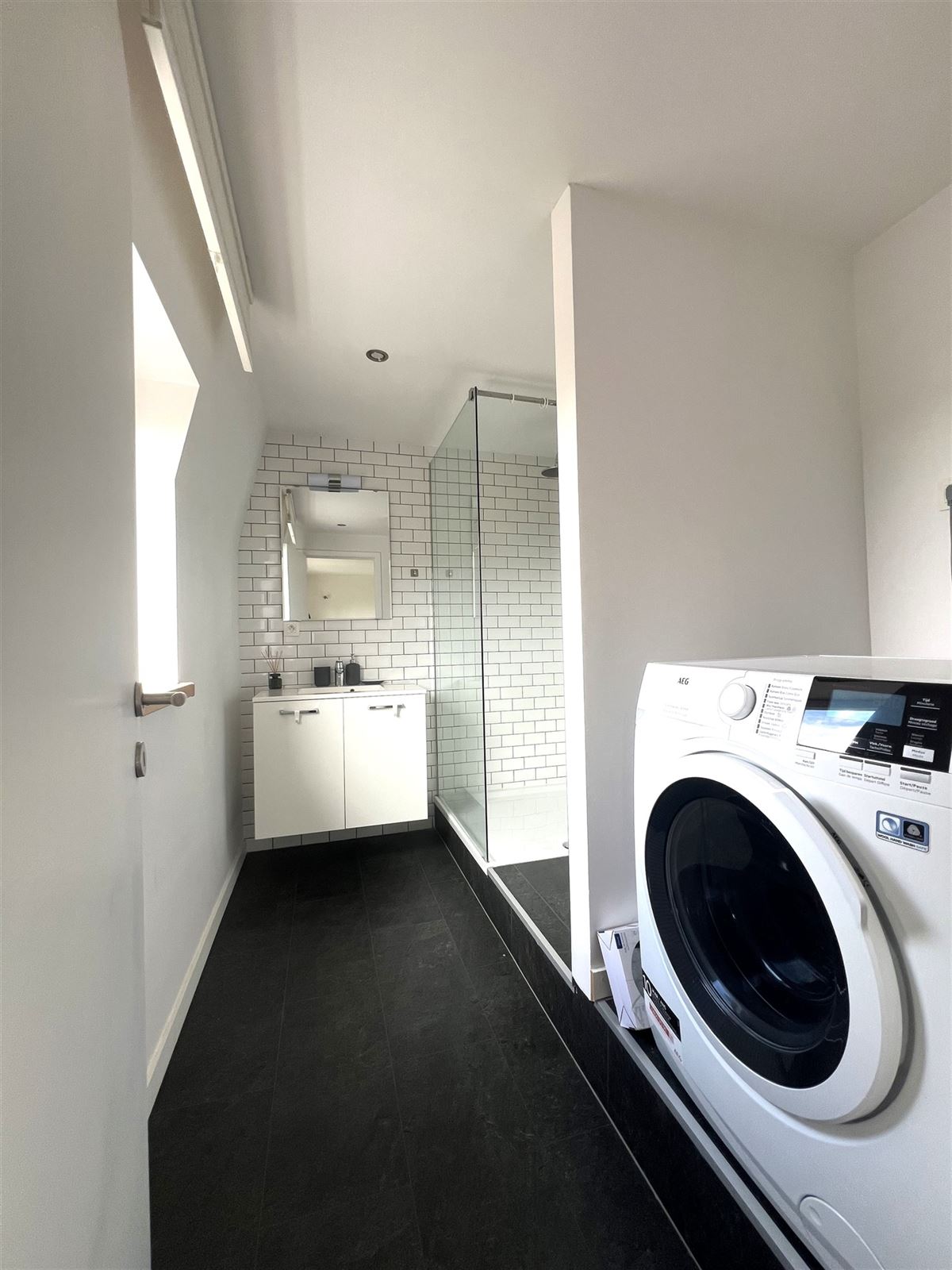 ANTWERPEN - volledig gemeubeld 1 SLPK appartement.