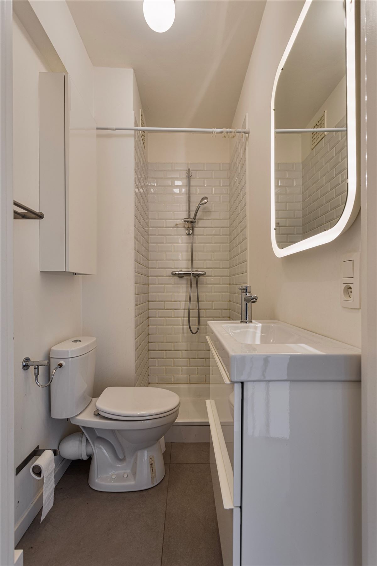 Zurenborg | nabij Cogel Osylei - instapklare studio.