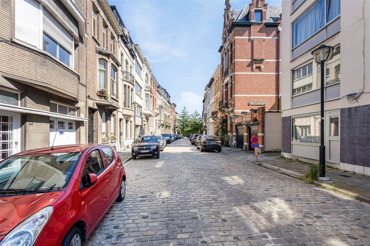 Zurenborg | nabij Cogel Osylei - instapklare studio.