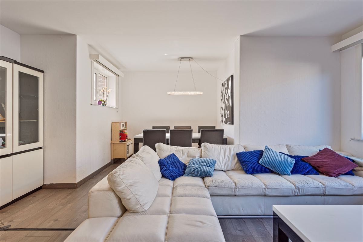 Gelijkvloers appartement met grote tuin