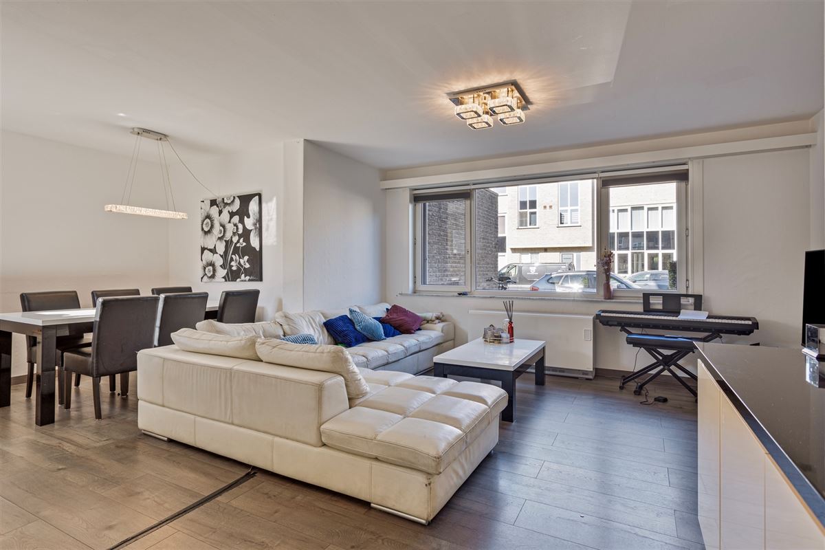 Gelijkvloers appartement met grote tuin