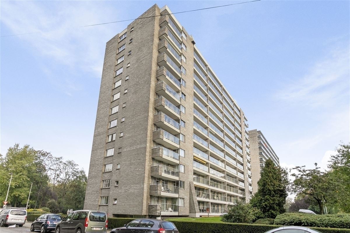 Ruim appartement met terras te Berchem