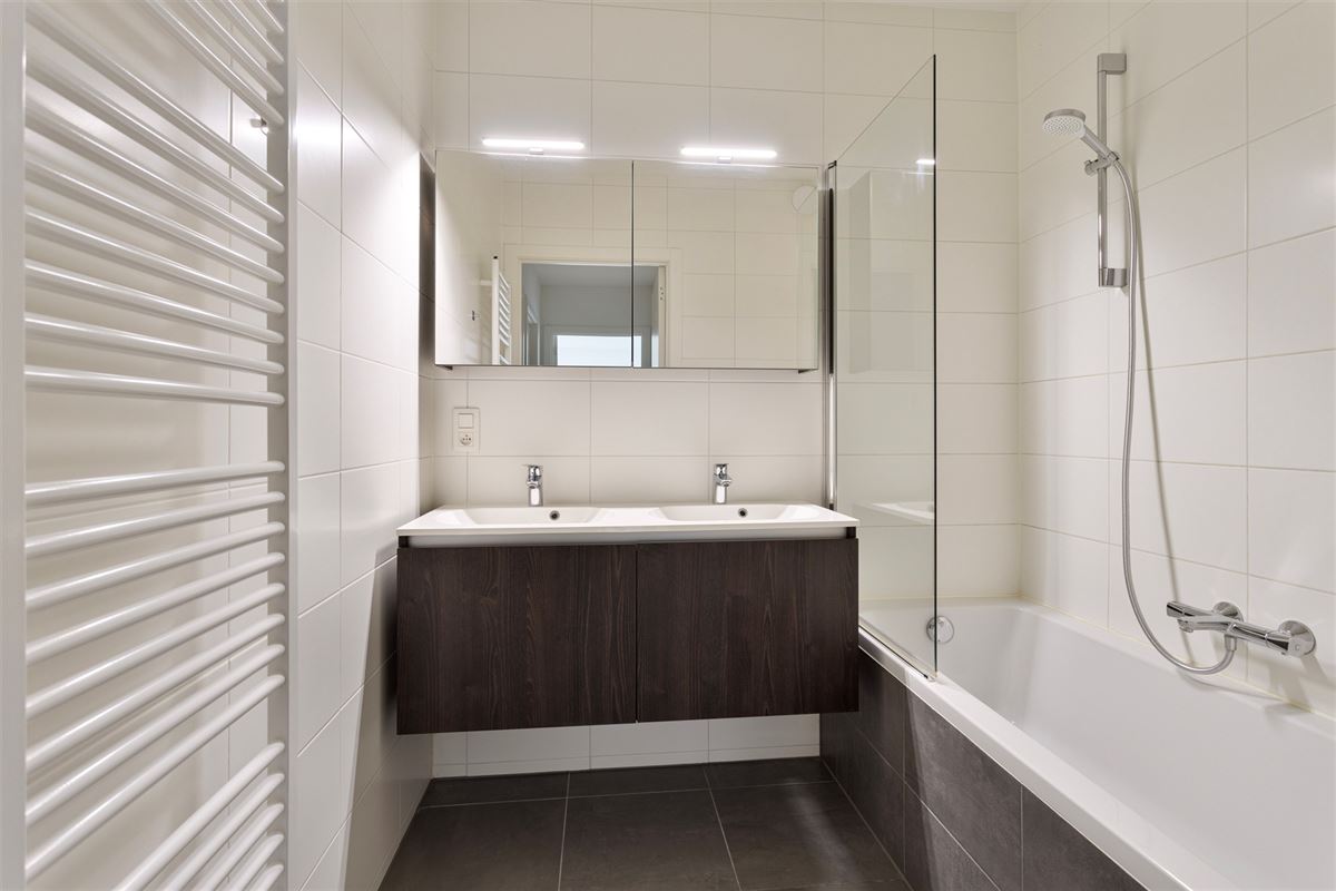 LOUISE MARIE | Nieuwbouw 2 slaapkamer appartement + terras en P