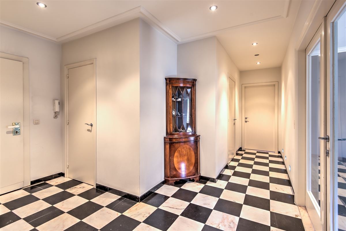 Ruim 2 slaapkamer appartement (ca 152m²) met balkon en prachtig zicht op het Albert - en Harmoniepark.