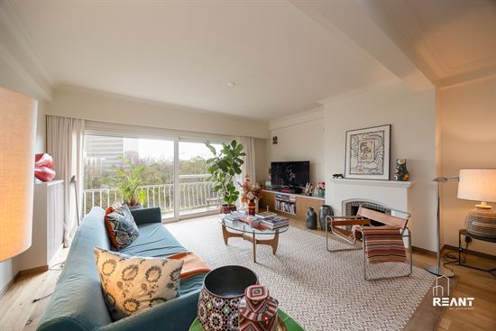 Ruim 2 slaapkamer appartement (ca 152m²) met balkon en prachtig zicht op het Albert - en Harmoniepark.