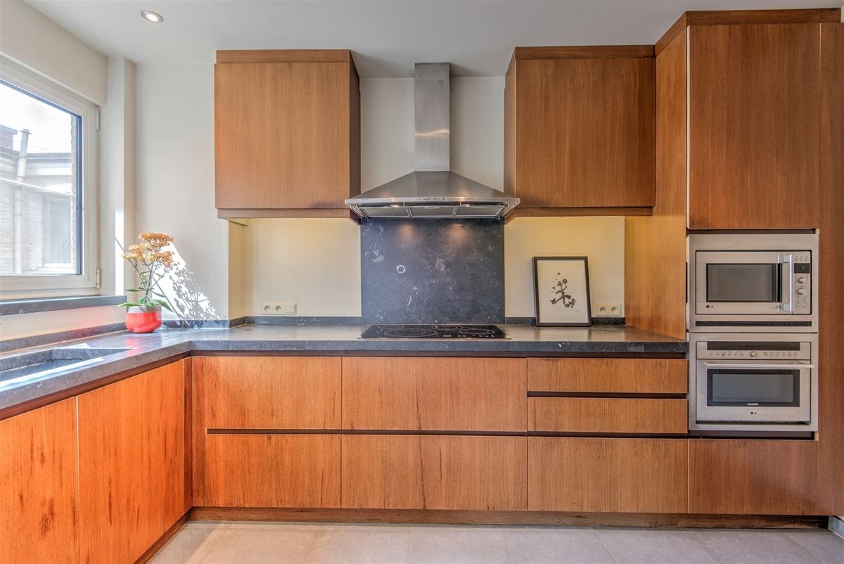 Ruim 2 slaapkamer appartement (ca 152m²) met balkon en prachtig zicht op het Albert - en Harmoniepark.