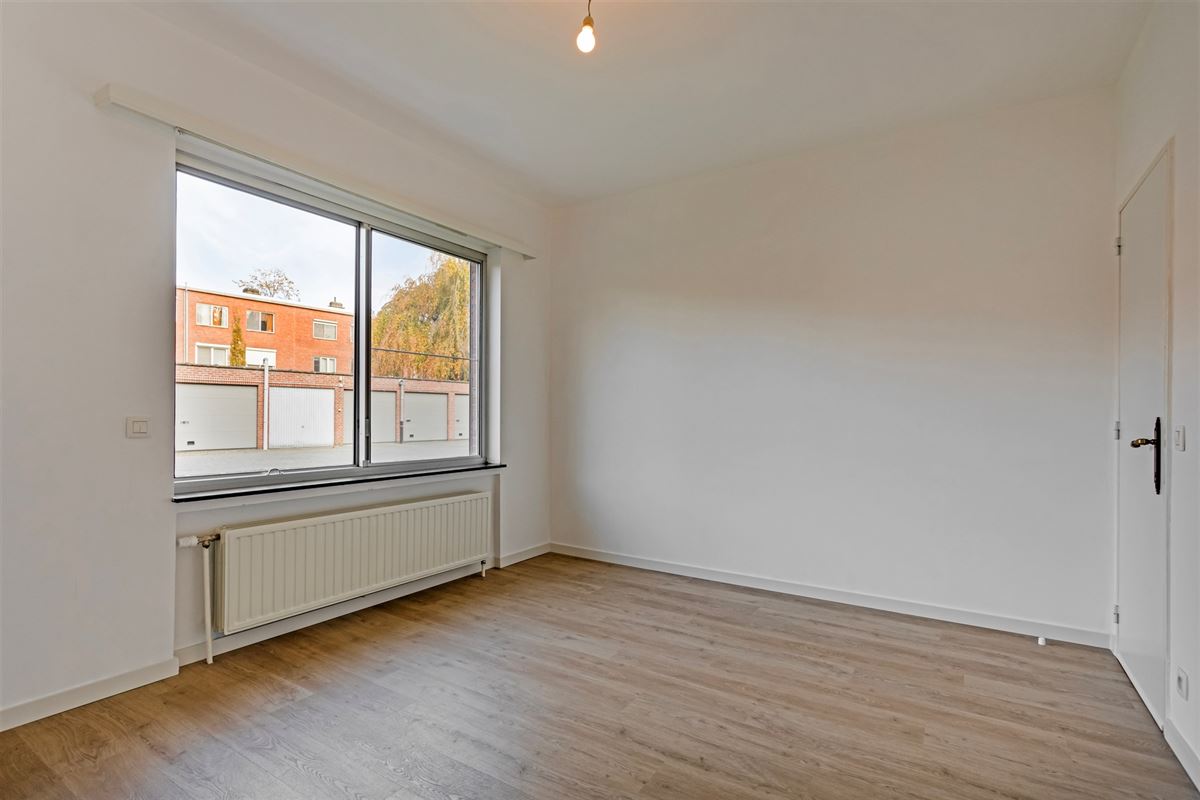 Gerenoveerd gelijkvloers appartement in Edegem