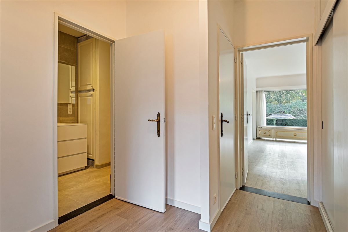 Gerenoveerd gelijkvloers appartement in Edegem