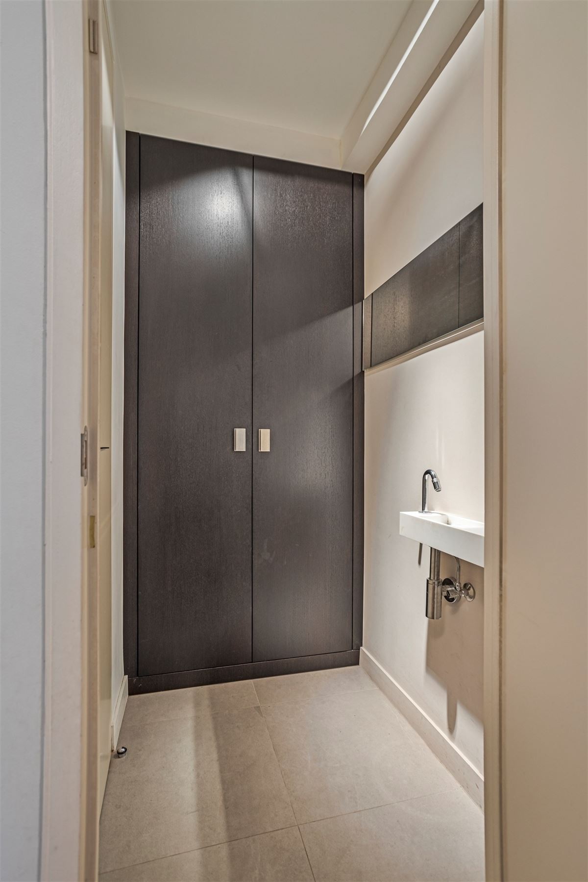 Gemeubeld appartement met 3 SLPK | 2 BADK + kelder