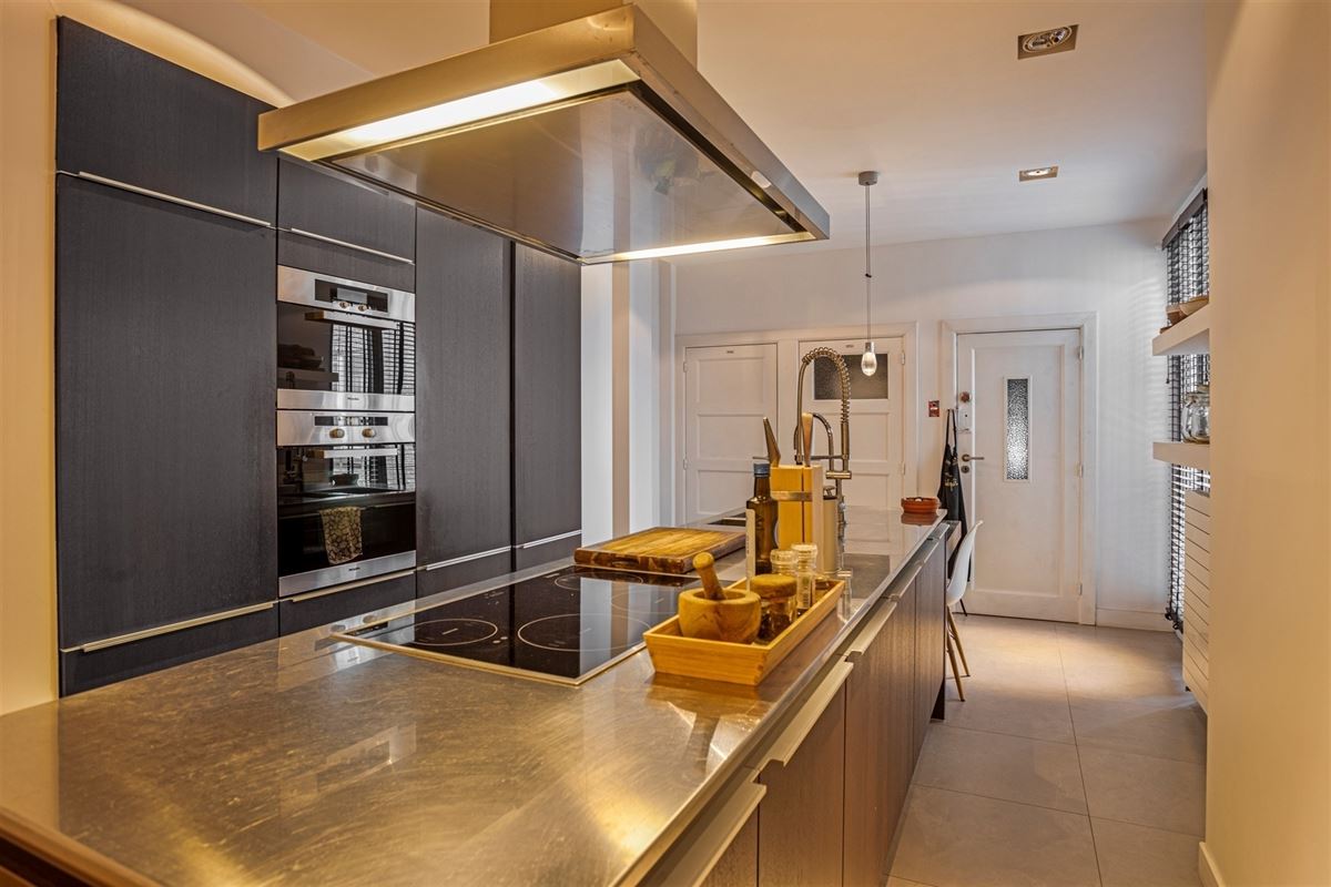 Gemeubeld appartement met 3 SLPK | 2 BADK + kelder