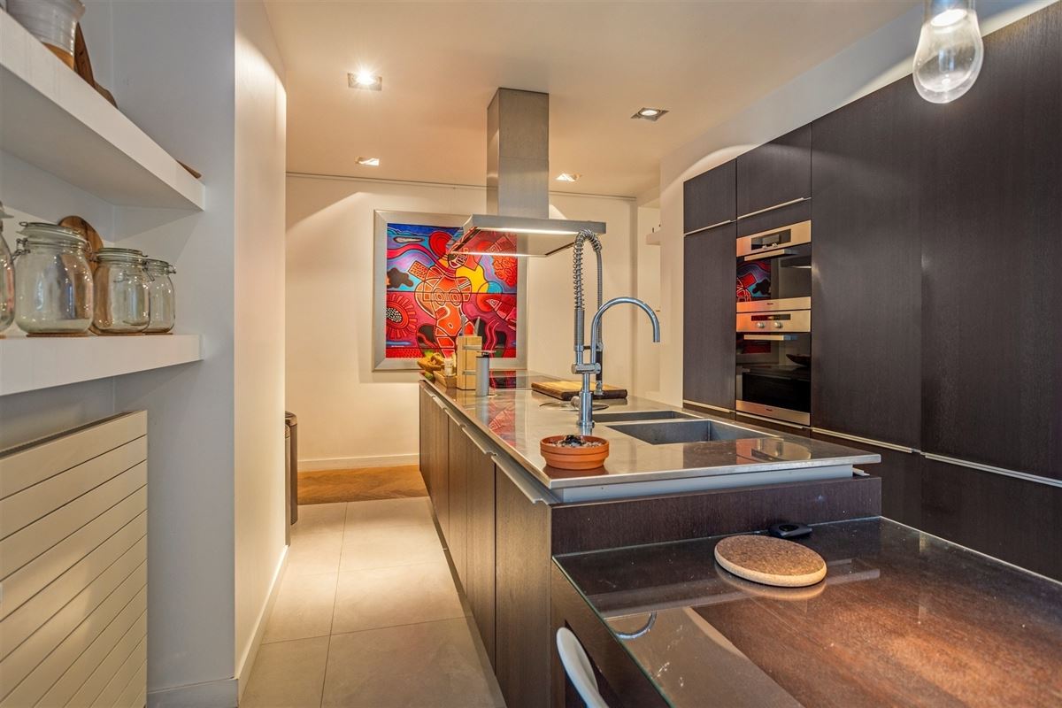 Gemeubeld appartement met 3 SLPK | 2 BADK + kelder