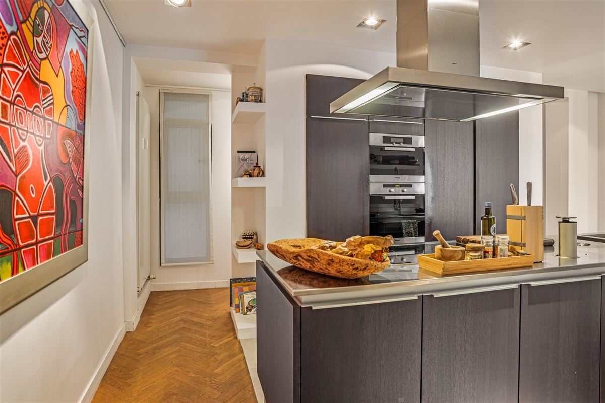 Gemeubeld appartement met 3 SLPK | 2 BADK + kelder