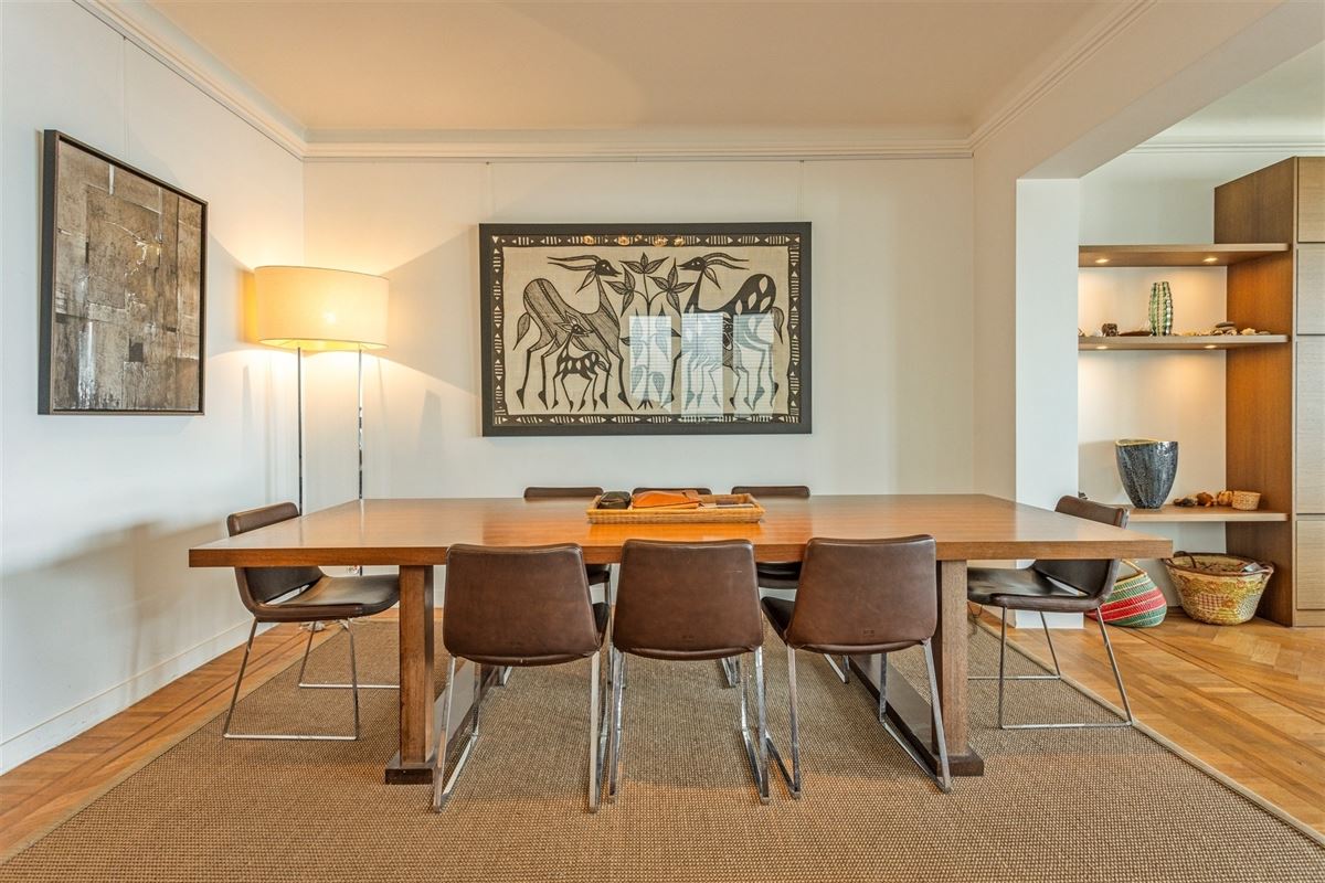 Gemeubeld appartement met 3 SLPK | 2 BADK + kelder