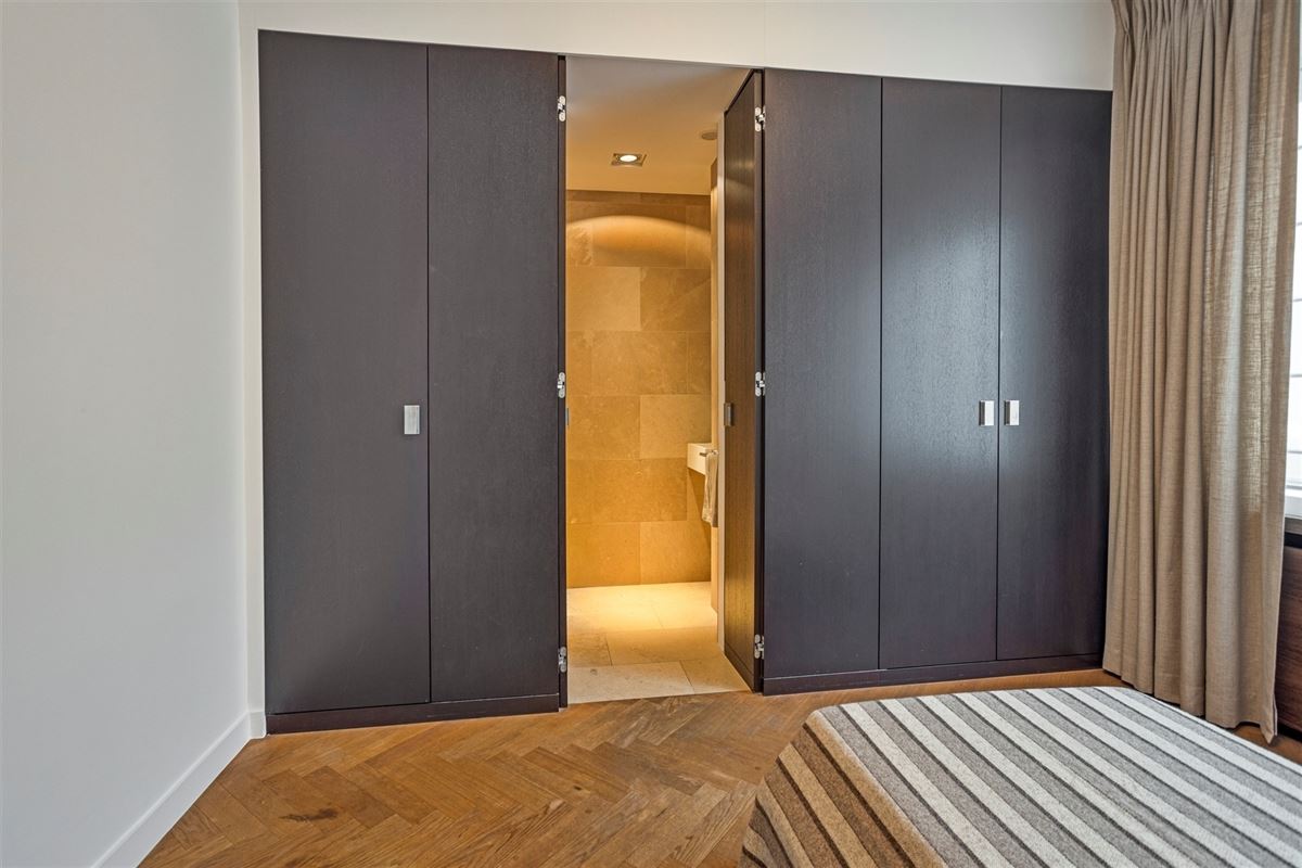 Gemeubeld appartement met 3 SLPK | 2 BADK + kelder