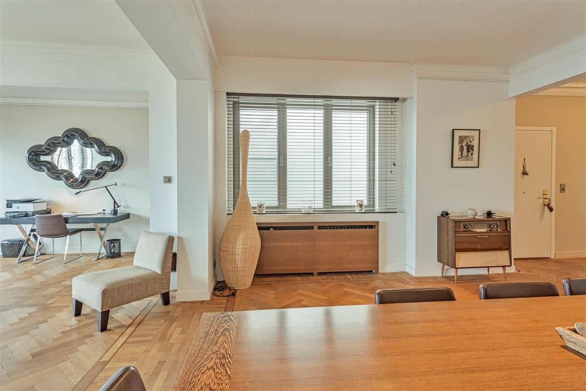 Gemeubeld appartement met 3 SLPK | 2 BADK + kelder