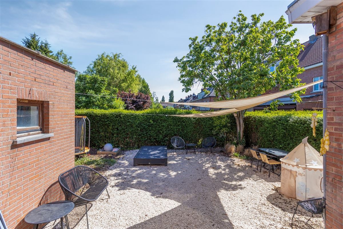 Instapklare halfopen bebouwing met garage te Edegem