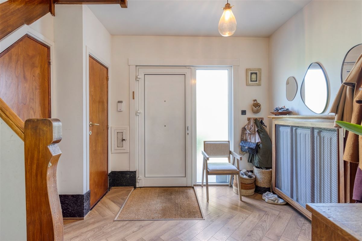 Instapklare halfopen bebouwing met garage te Edegem