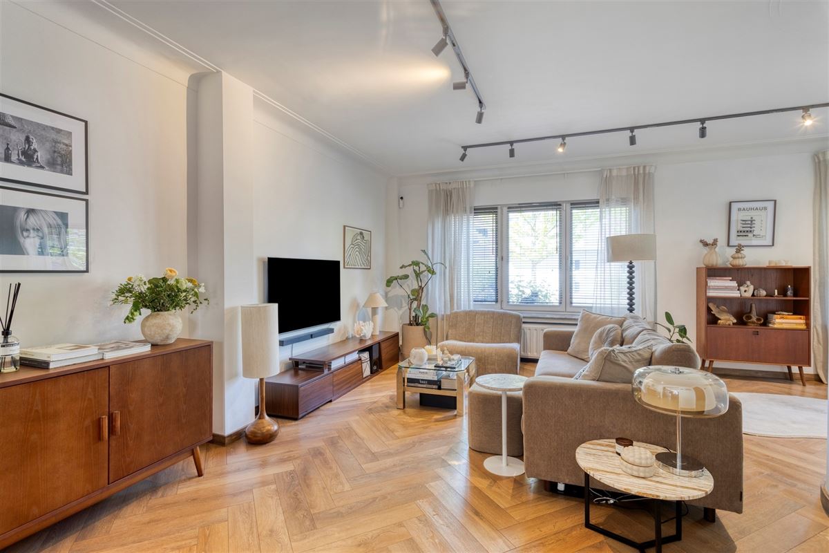 Instapklare halfopen bebouwing met garage te Edegem