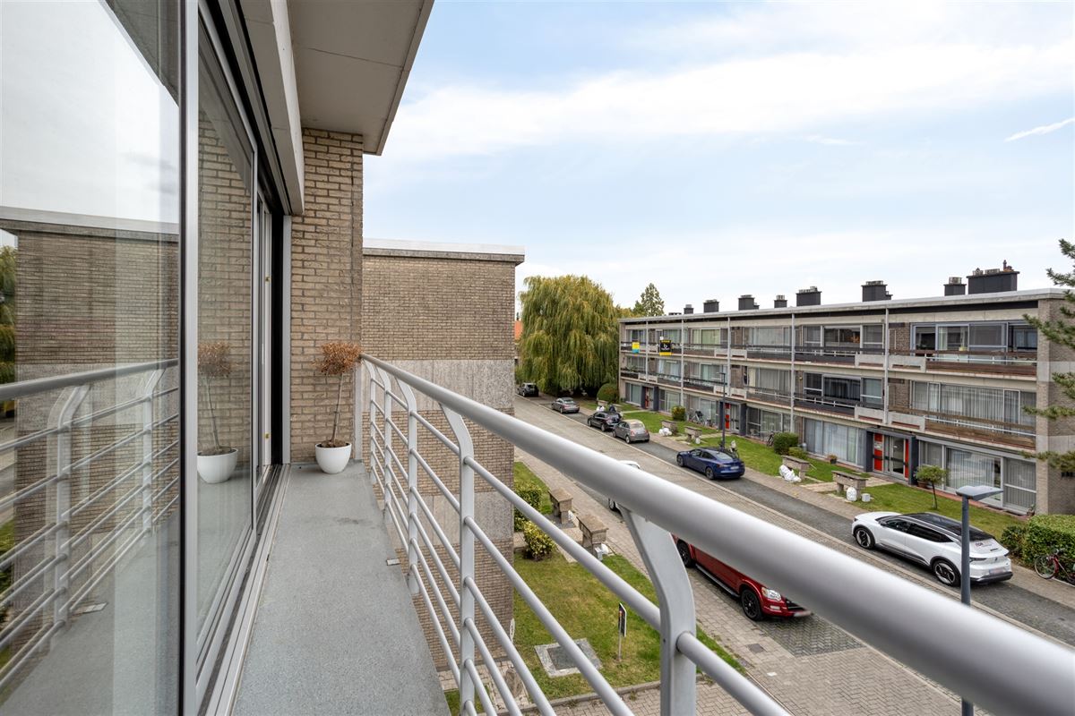 Volledig Gerenoveerd appartement met 3 Slaapkamers en terras