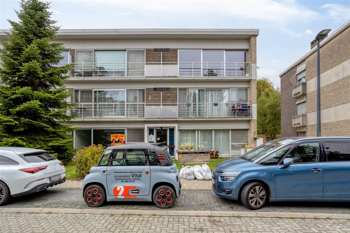 Volledig Gerenoveerd appartement met 3 Slaapkamers en terras