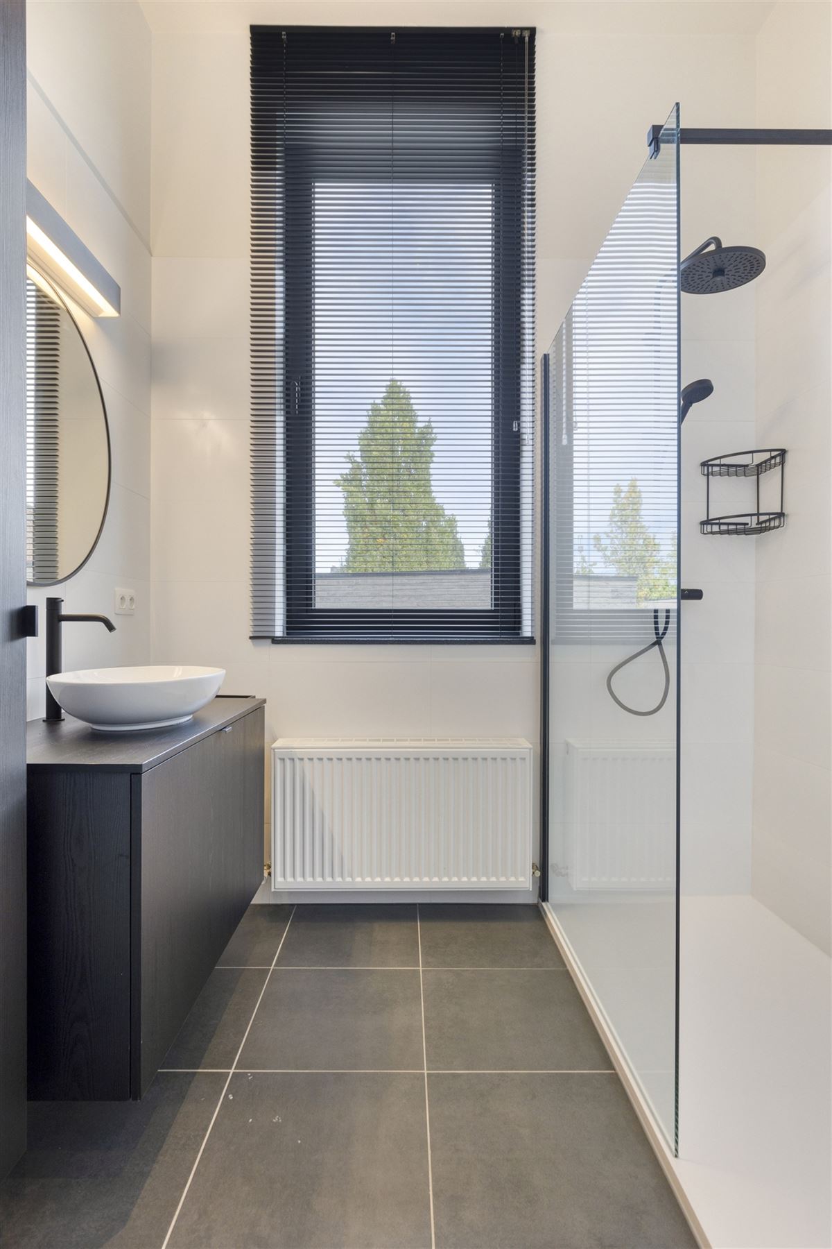 Gerenoveerd gelijksvloers appartement