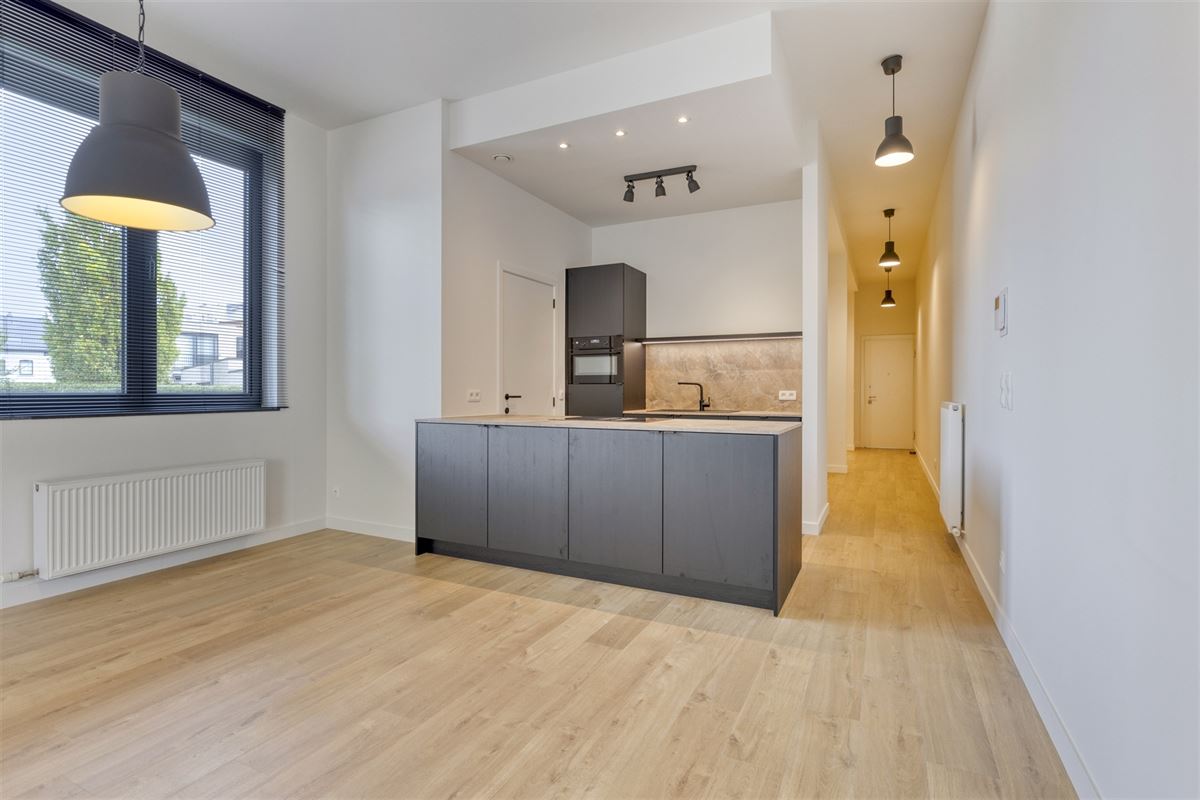 Gerenoveerd gelijksvloers appartement
