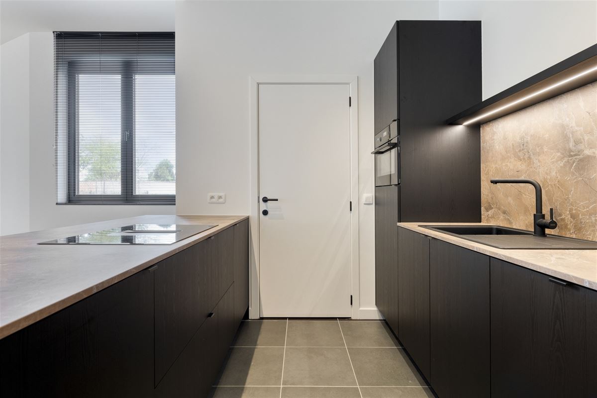 Gerenoveerd gelijksvloers appartement