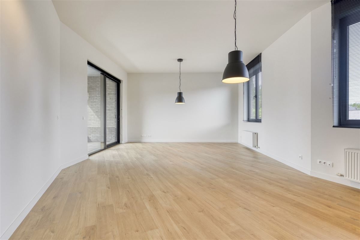 Gerenoveerd gelijksvloers appartement