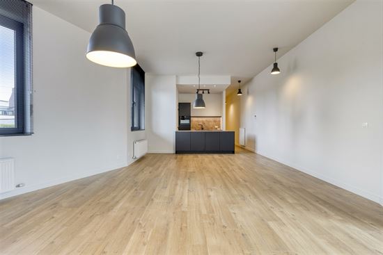 Gerenoveerd gelijksvloers appartement