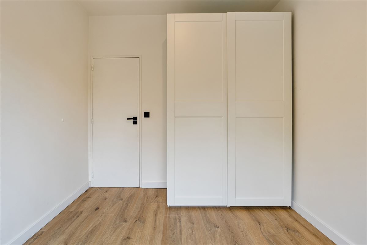Volledig Gerenoveerd appartement met 3 Slaapkamers en terras