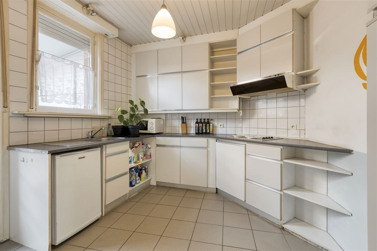 Te Renoveren Meergezinswoning met Garage
