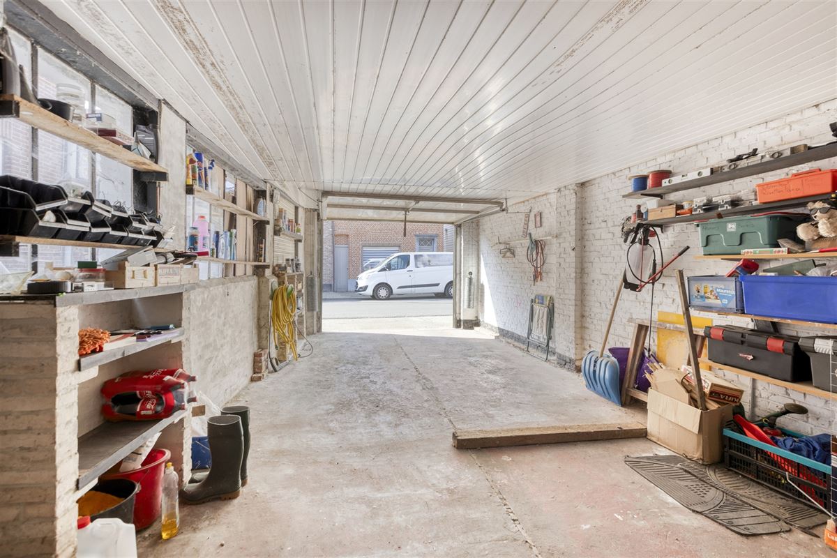 Te Renoveren Meergezinswoning met Garage