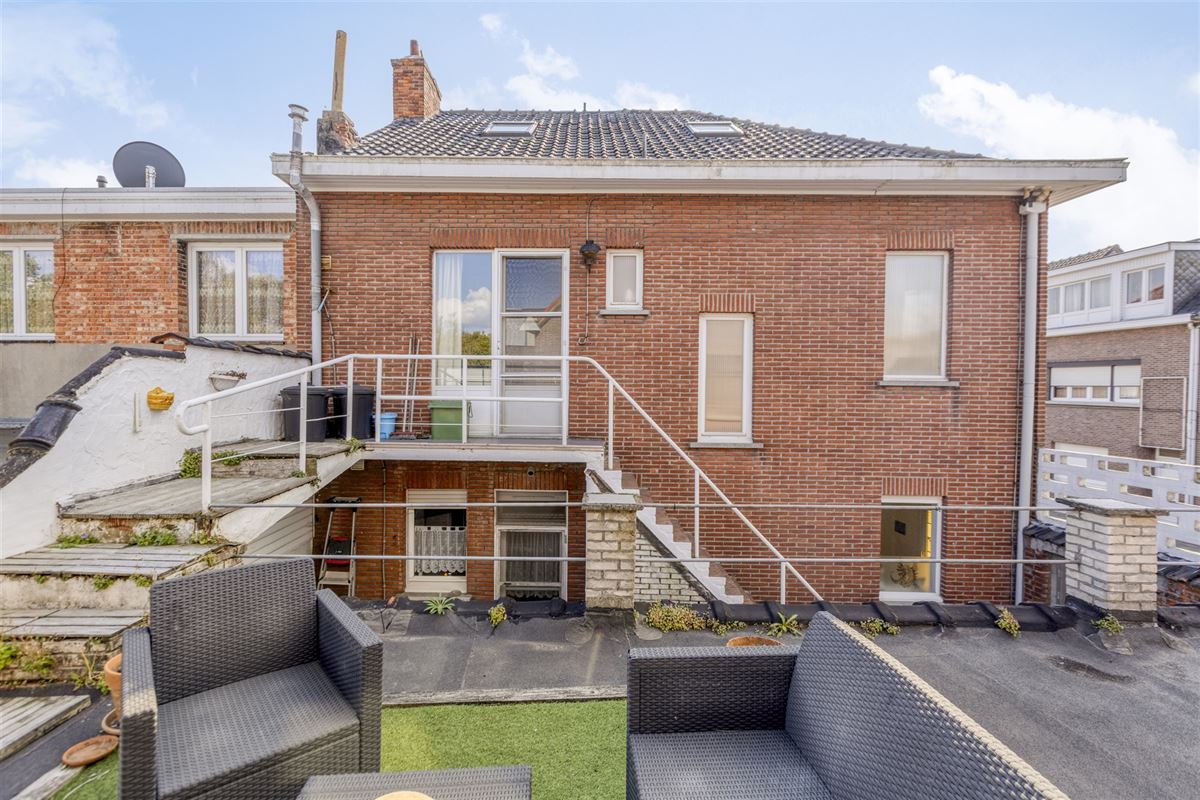 Te Renoveren Meergezinswoning met Garage