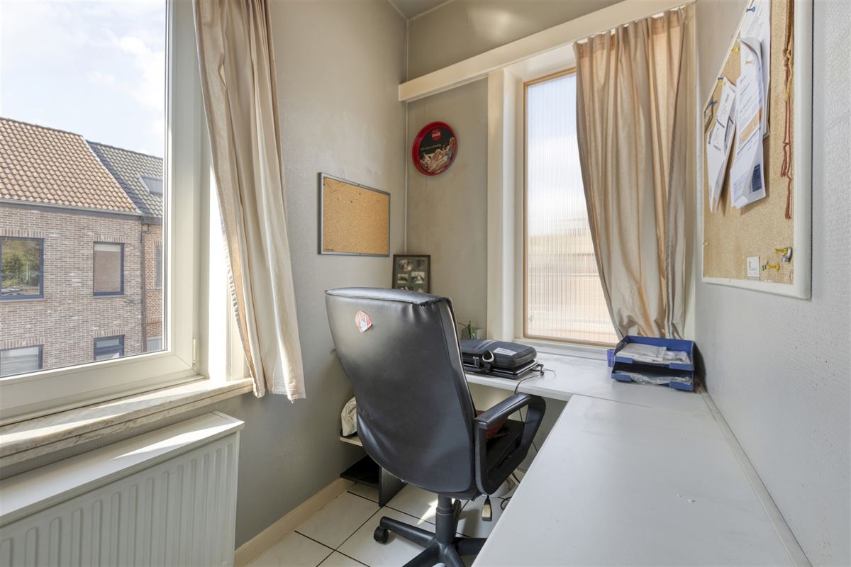 Te Renoveren Meergezinswoning met Garage