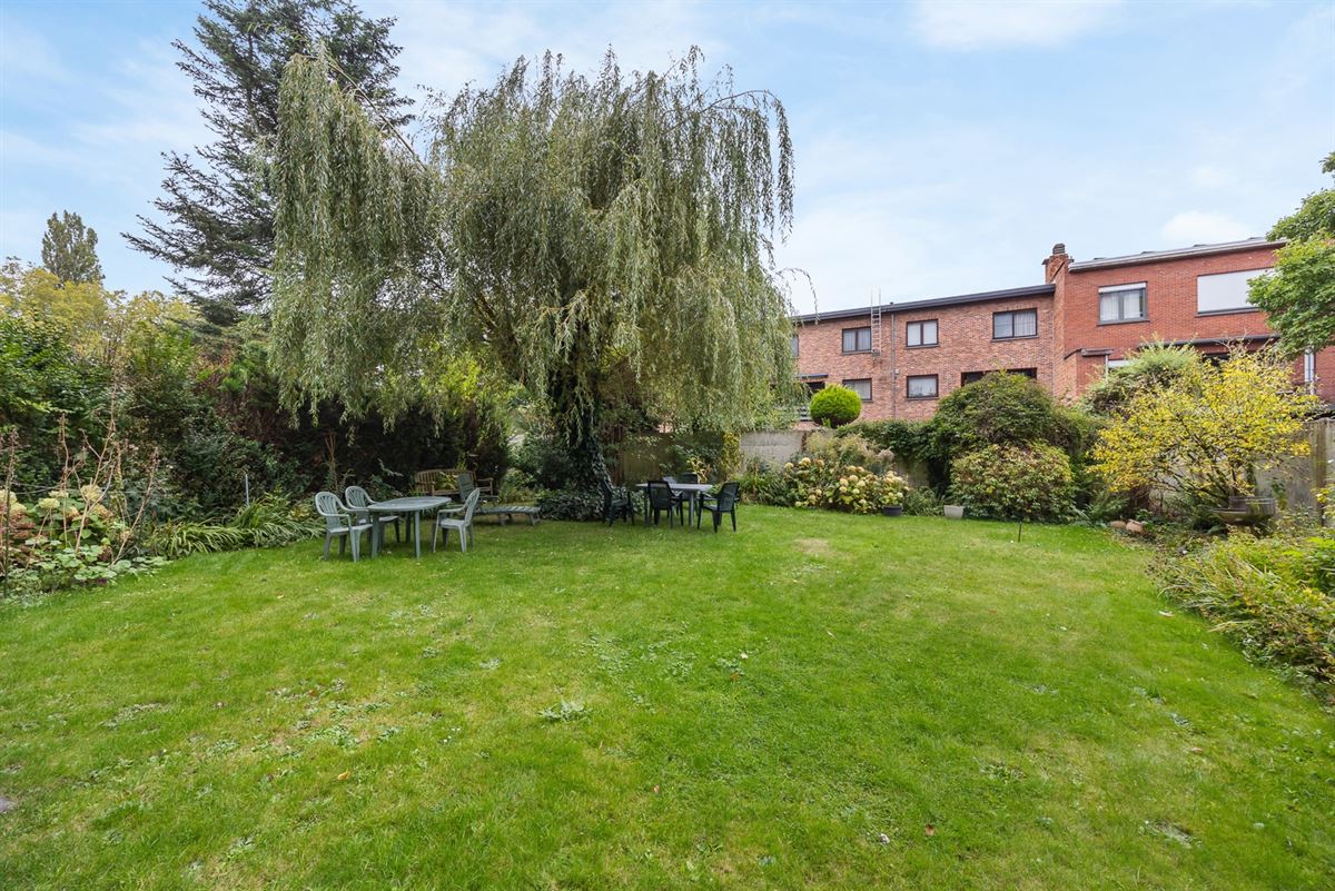 Appartement met Terras, Garage en Tuin in Neerlandwijk