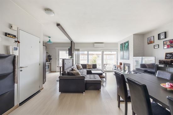 Appartement met Terras, Garage en Tuin in Neerlandwijk