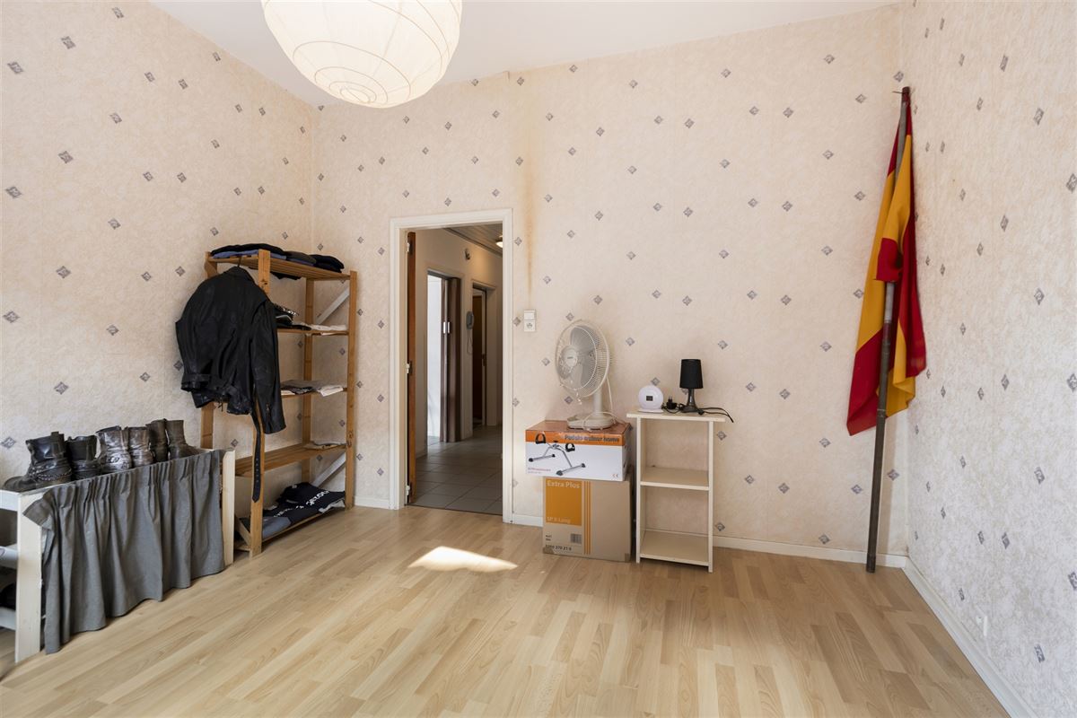 Te Renoveren Meergezinswoning met Garage