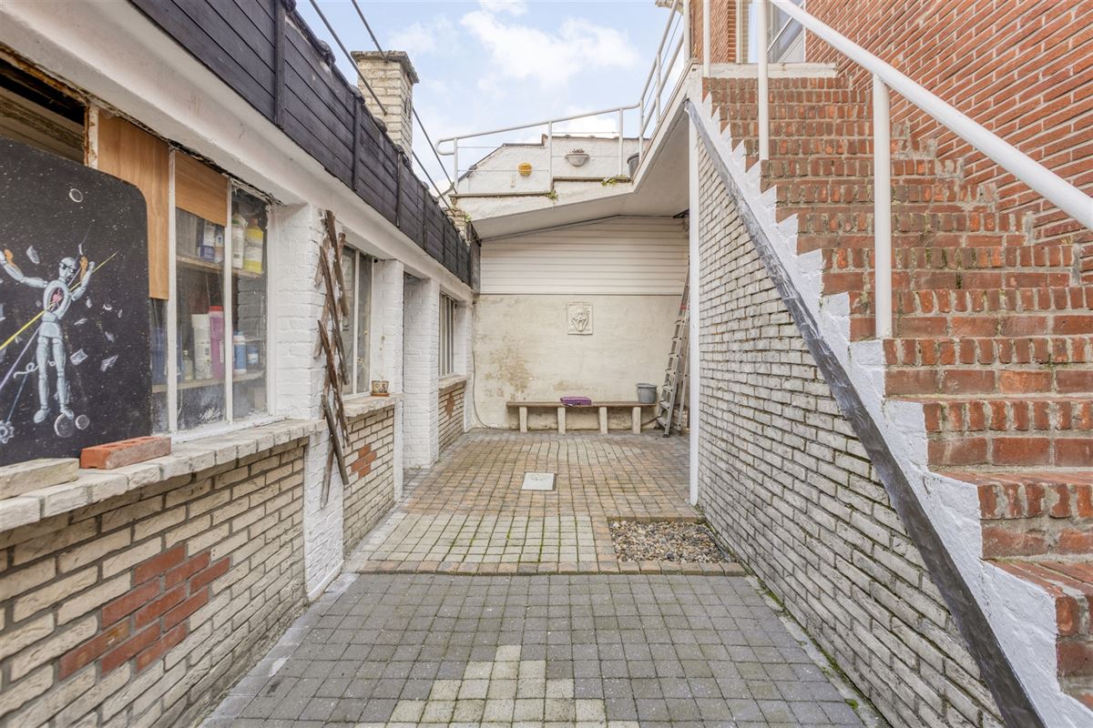 Te Renoveren Meergezinswoning met Garage