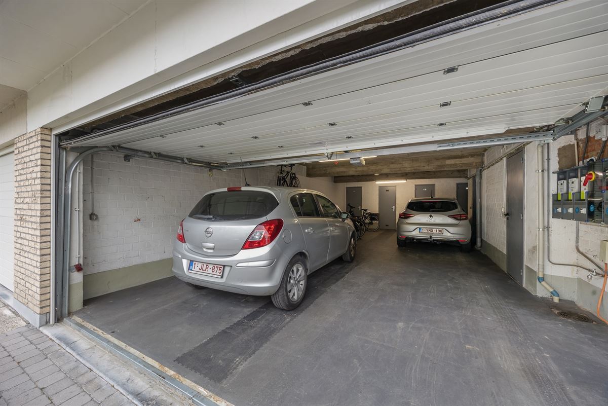 Appartement met Terras, Garage en Tuin in Neerlandwijk