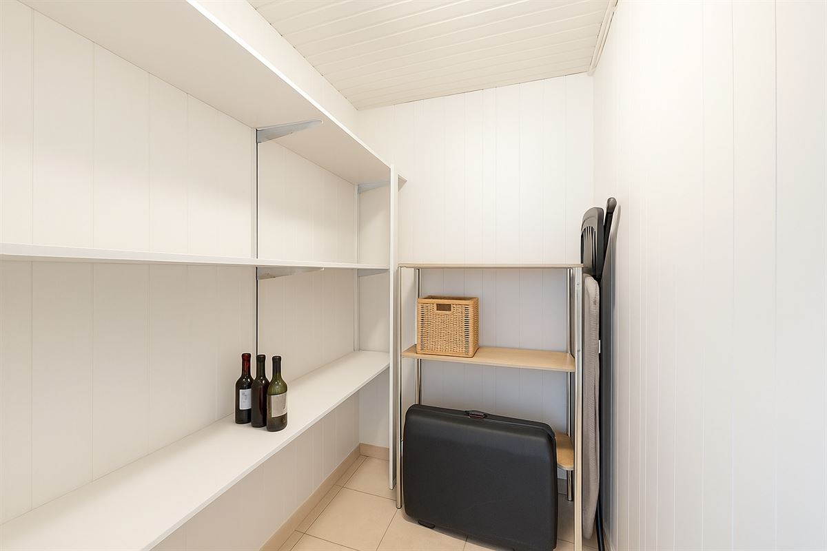 Instapklaar Appartement met Terras en Garage